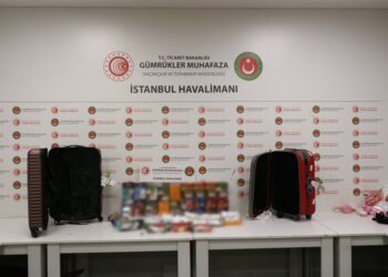İstanbul Havalimanı’nda Uyuşturucu Operasyonu: 20 Kilo Metamfetamin Ele Geçirildi İstanbul Havalimanı’nda Uyuşturucu Operasyonu: 20 Kilo Metamfetamin Ele Geçirildi