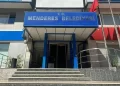 Menderes Belediyesi soruşturmasında ikinci operasyon: Eski başkanvekili dahil 9 gözaltı Menderes Belediyesi soruşturmasında ikinci operasyon: Eski başkanvekili dahil 9 gözaltı