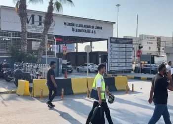 Mersin Limanı’nda gaz sızıntısı alarmı! Konteyner delindi, operasyonlar durduruldu