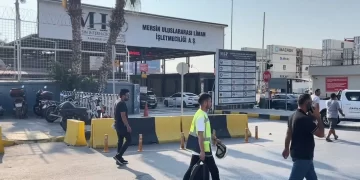 Mersin Limanı’nda gaz sızıntısı alarmı! Konteyner delindi, operasyonlar durduruldu
