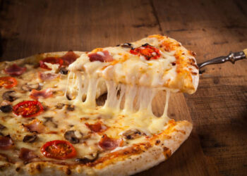 Pizza Hut’ta 2,7 milyar dolarlık satış! CEO görevden ayrıldı Pizza Hut’ta 2,7 milyar dolarlık satış! CEO görevden ayrıldı