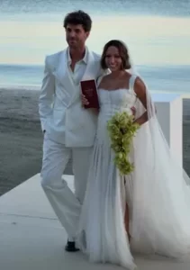 Zeynep Bastık ve Serkay Tütüncü’den sürpriz nikâh! İzmir’de mutluluğa “evet” dediler Zeynep Bastik Serkay Tutuncuden surpriz nikah1 habermeydan