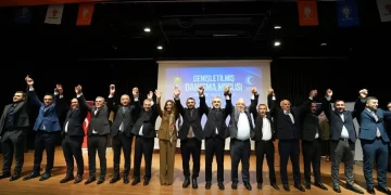 9 belediye başkanı ve 6 belediye meclis üyesi AKP’ye katıldı
