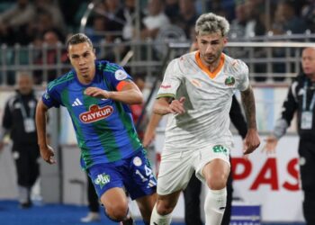 Alanyaspor, Rize'de 1 attı 3 aldı! Alanyaspor, Rize’de 1 attı 3 aldı!
