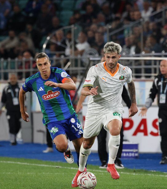 Alanyaspor, Rize'de 1 attı 3 aldı! alanyaspor rizede 1 atti 3 aldi habermeydan e1788808227721