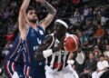 Anadolu Efes, Beşiktaş’ı Farklı Devirdi!