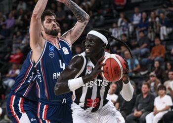 Anadolu Efes, Beşiktaş’ı Farklı Devirdi!
