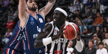 Anadolu Efes, Beşiktaş’ı Farklı Devirdi!