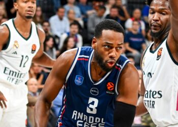 Anadolu Efes, Real Madrid'i Farklı Devirdi! Anadolu Efes, Real Madrid’i Farklı Devirdi!