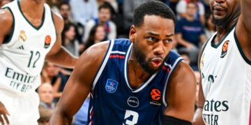 Anadolu Efes, Real Madrid’i Farklı Devirdi!