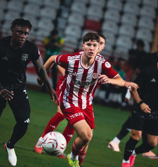 Antalyaspor, Van Spor FK'yı 3 golle geçti! antalyaspor vansporfkyi 3 golle gecti habermeydan e1789933451373