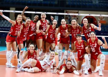 Aras Kargo, Kupa Voley’de Göztepe’ye set vermedi!