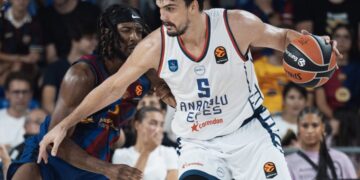 Barcelona 89-82 Anadolu Efes Barcelona 89-82 Anadolu Efes
