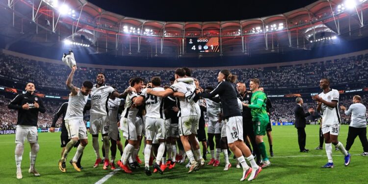 Beşiktaş, Marsilya'yı 4 Golle Dağıttı! besiktas marsilyayi 4 golle dagitti habermeydan 1 e1789681355687