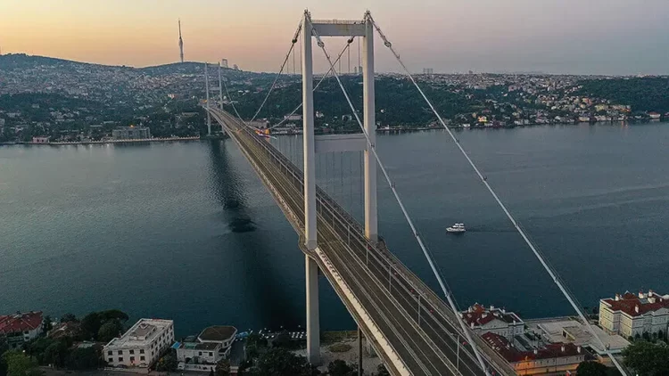 İstanbul Boğazı’ndaki köprüler ve otoyollar özelleştirilecek.