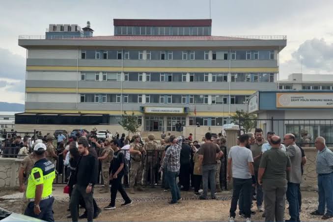 Eğitim Sen’den MEB’e okullarda artan şiddet çağrısı: Acil ve kalıcı çözüm üretin Eğitim Sen’den MEB’e okullarda artan şiddet çağrısı...