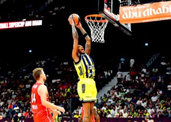 Fenerbahçe, EuroLeague Süper Kupa'da Finali 2 Sayıyla Kaçırdı! Fenerbahçe, EuroLeague Süper Kupa’da Finali 2 Sayıyla Kaçırdı!