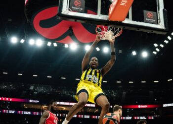 Fenerbahçe, EuroLeague Süper Kupa'da Finali 2 Sayıyla Kaçırdı! Fenerbahçe, EuroLeague Süper Kupa’da Finali 2 Sayıyla Kaçırdı!