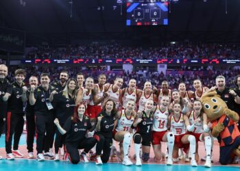Filenin Sultanları, Avrupa Şampiyonası'nda finalde! Filenin Sultanları, Avrupa Şampiyonası’nda finalde!