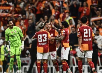Galatasaray, Kocaelispor'a 1 attı 3 aldı! Galatasaray, Kocaelispor’a 1 attı 3 aldı!