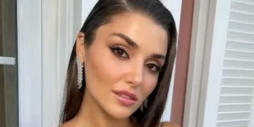 Hande Erçel Vogue World 2026’da ön sırada yerini aldı Hande Erçel Vogue World 2026’da ön sırada yerini aldı