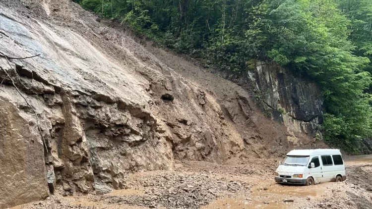 Trabzon’da heyelan faciası...