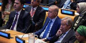 Erdoğan'dan COP31 mesajı: Antalya'da yeni iklim hedefleri masaya yatırılacak Erdoğan’dan COP31 mesajı: Antalya’da yeni iklim hedefleri masaya yatırılacak