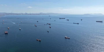 Karadeniz’e geçemeyen gemiler Marmara’da bekliyor: Dev filo oluştu Karadeniz’e geçemeyen gemiler Marmara’da bekliyor: Dev filo oluştu