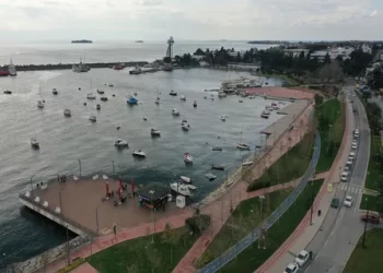 Tuzla'da kötü kokunun kaynağı belli oldu: Kaçak deşarj için ekipler harekete geçti Tuzla’da kötü kokunun kaynağı belli oldu: Kaçak deşarj için ekipler harekete geçti