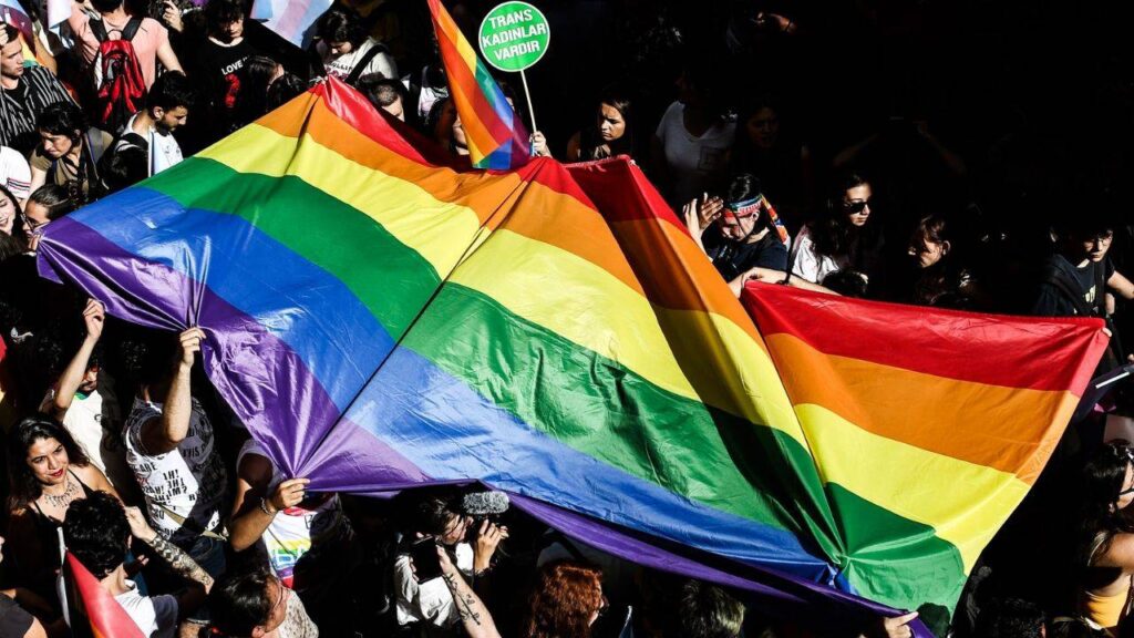 LGBTİ+’lara yönelik operasyonlara tepki: “Asıl güvenlik sorunu ayrımcılık” lgbti habermeydan