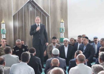 Muş Bulanık'ta Husumet Barışla Noktalandı: Kırdar ve Gül Aileleri El Sıkıştı Muş Bulanık’ta Husumet Barışla Noktalandı: Kırdar ve Gül Aileleri El Sıkıştı
