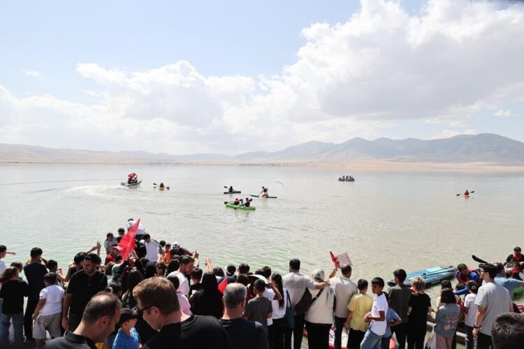 Muş Bulanık'ta Tarihi Gün: İlk Su Sporları Şenliği Renkli Görüntülere Sahne Oldu! mus bulanikta tarihi gun ilk su sporlari senligi renkli goruntulere sahne oldu habermeydan