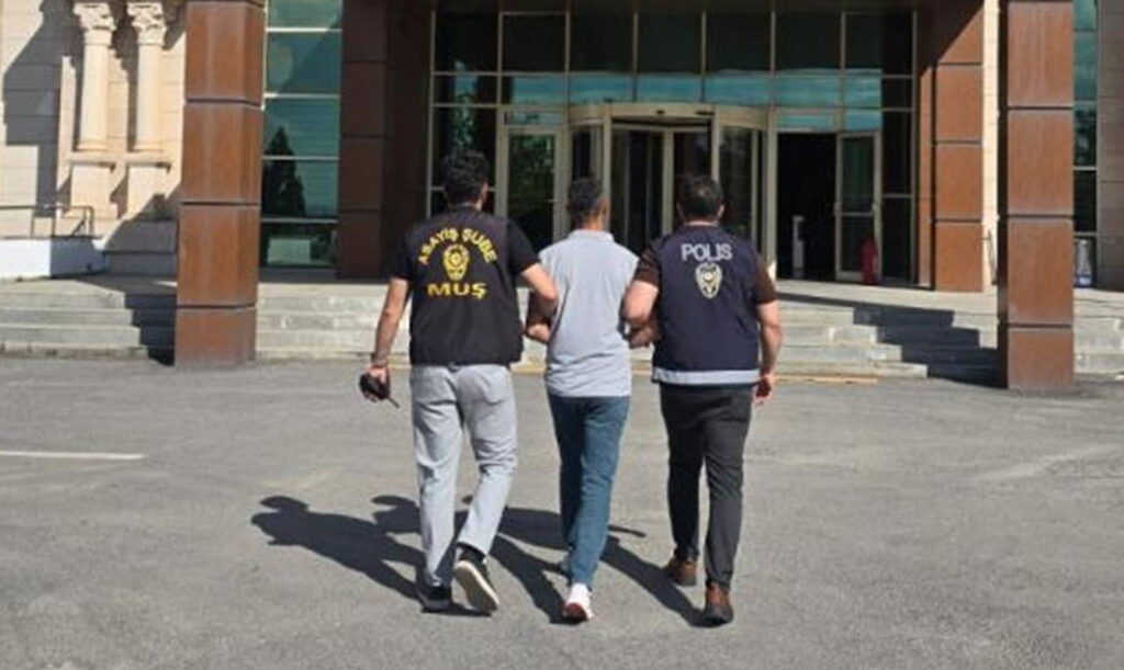 musta 5 yil cezasi bulunan yagma firarisi yakalandi habermeydan e1788347362701