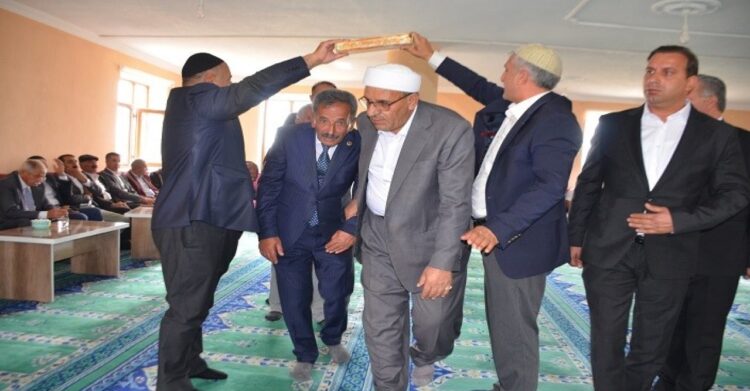 Muş Bulanık'ta, 15 Yıllık Kan Davası Barış Yemeğiyle Sona Erdi! musun bulanik ilcesinde 15 yillik kan davasi baris yemegiyle sona erdi habermeydan e1790084117737