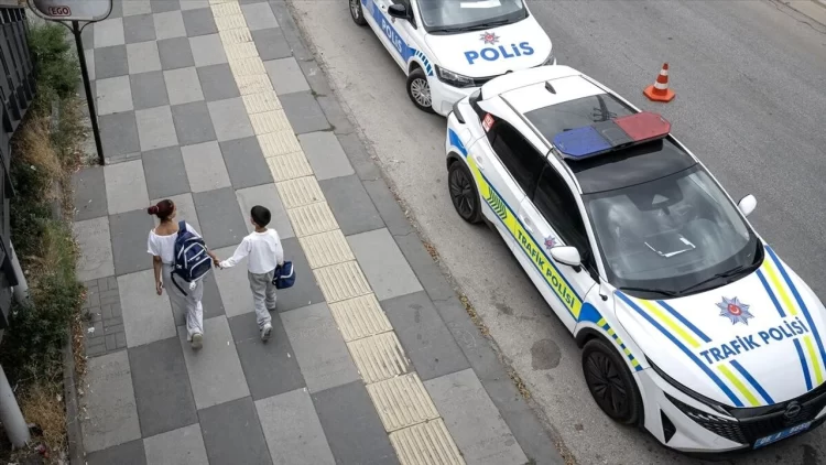 Okul çevrelerinde sıkı denetim...