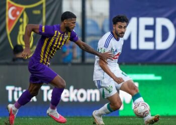 Rizespor, Eyüpspor'u deplasmanda 2 golle geçti! Rizespor, Eyüpspor’u deplasmanda 2 golle geçti!