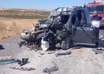 Şanlıurfa'da feci kaza: 4 kişi hayatını kaybetti, 2 kişi ağır yaralandı Şanlıurfa’da feci kaza: 4 kişi hayatını kaybetti, 2 kişi ağır yaralandı
