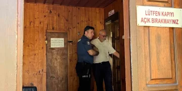 Sinop Alaaddin Camii'nde Hırsızlık Şüphesi! Sinop Alaaddin Camii’nde Hırsızlık Şüphesi!