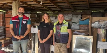 Sinoplu Kadın Girişimciye 774 Bin TL Arıcılık Desteği! Sinoplu Kadın Girişimciye 774 Bin TL Arıcılık Desteği!