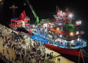 Sinop'ta Balıkçılar 'Vira Bismillah' Dedi: Yeni Av Sezonu Başladı Sinop’ta Balıkçılar ‘Vira Bismillah’ Dedi: Yeni Av Sezonu Başladı
