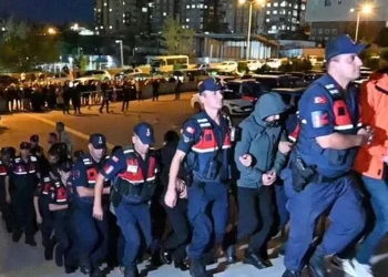 Yahşihan Belediyesi’ne yolsuzluk soruşturması: 15 kişi tutuklandı Yahşihan Belediyesi’ne yolsuzluk soruşturması: 15 kişi tutuklandı