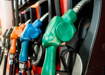 Benzin fiyatlarında 7,60 TL düşüş: İstanbul ve Ankara'da son durum Benzin fiyatlarında 7,60 TL düşüş: İstanbul ve Ankara’da son durum