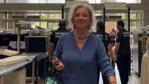 Berna Laçin gözaltına alındı Berna Lacin gozaltina alindi1 habermeydan