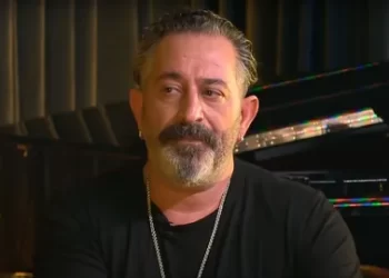 Cem Yılmaz’dan olay paylaşım: Hayata döndük Cem Yılmaz’dan olay paylaşım: Hayata döndük