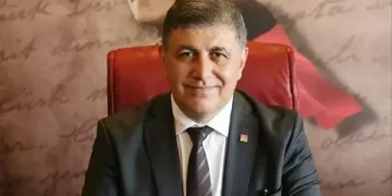 İzmir Büyükşehir Belediye Başkanı Cemil Tugay kimdir?