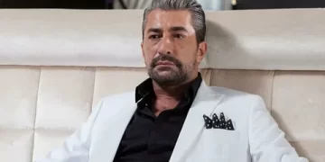 Erkan Petekkaya yüzüğünü neden hiç çıkarmıyor? Erkan Petekkaya yüzüğünü neden hiç çıkarmıyor?
