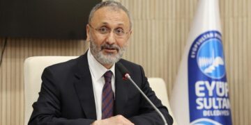Eyüpsultan Belediyesi'nde operasyon: Belediye Başkanı Mithat Bülent Özmen dahil 28 kişi gözaltında Eyüpsultan Belediyesi’nde operasyon: Belediye Başkanı Mithat Bülent Özmen dahil 28 kişi gözaltında