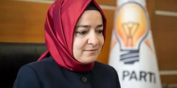 Fatma Betül Sayan Kaya’dan fon soruşturmasında 1 milyar 860 milyon TL’lik iade Fatma Betül Sayan Kaya’dan fon soruşturmasında 1 milyar 860 milyon TL’lik iade