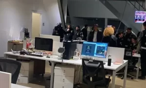 Halk TV’ye polis baskını: Yayın durduruldu, kayyım iddiası Halk TV1 habermeydan