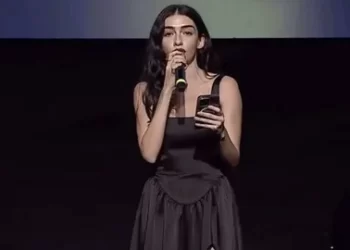 Hazar Ergüçlü’den olay yaratacak itiraf: Aldığım nefesten utanıyorum Hazar Ergüçlü’den olay yaratacak itiraf: Aldığım nefesten utanıyorum
